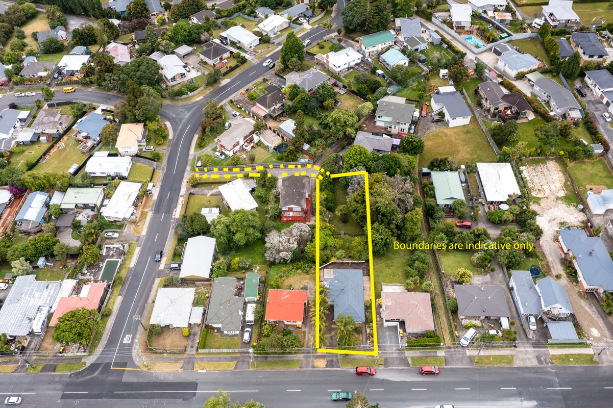 42 Glengarry Road, Glen Eden, Auckland - Carousel 1