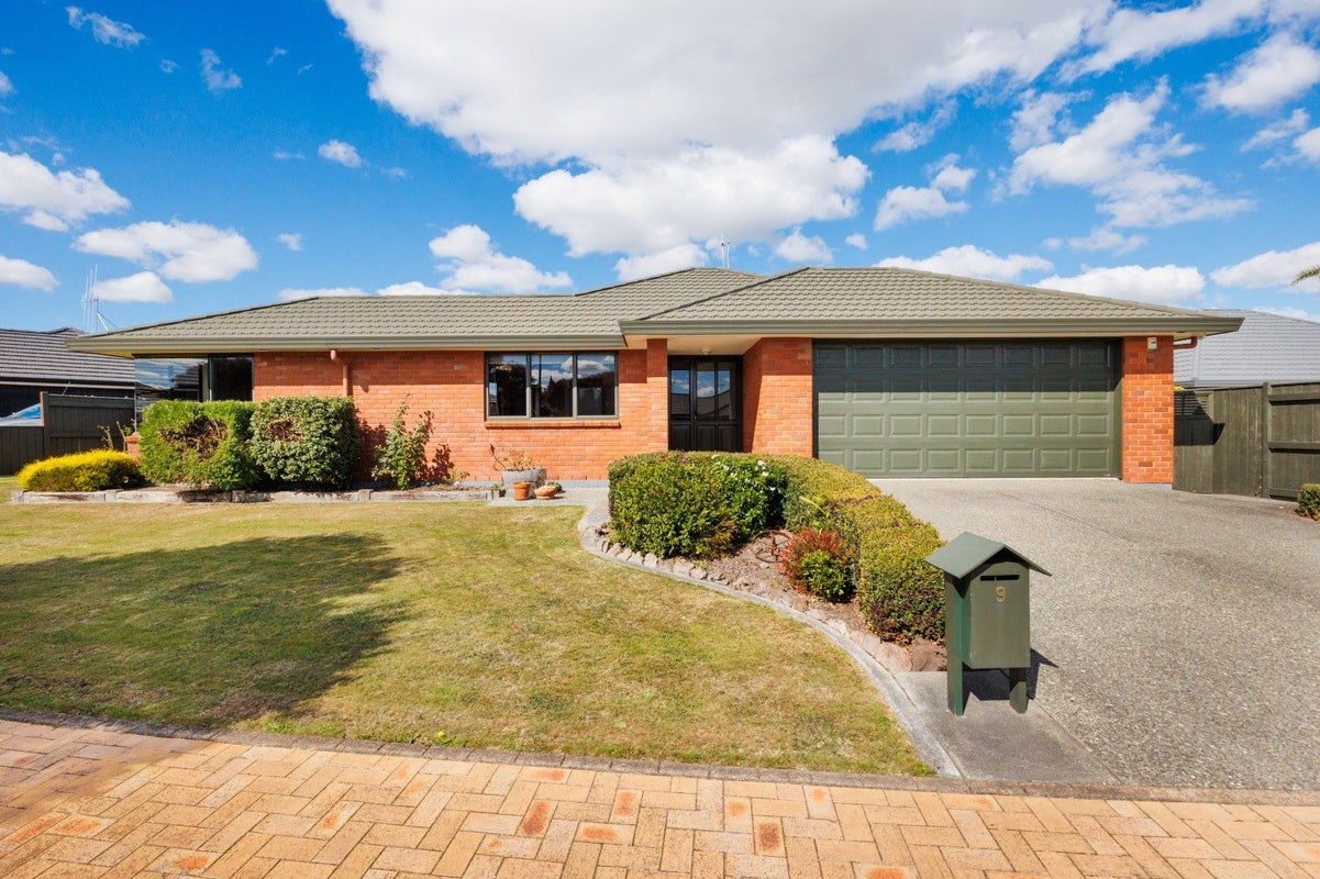 9 Bouvardia Avenue, Milson, Palmerston North - Carousel 2