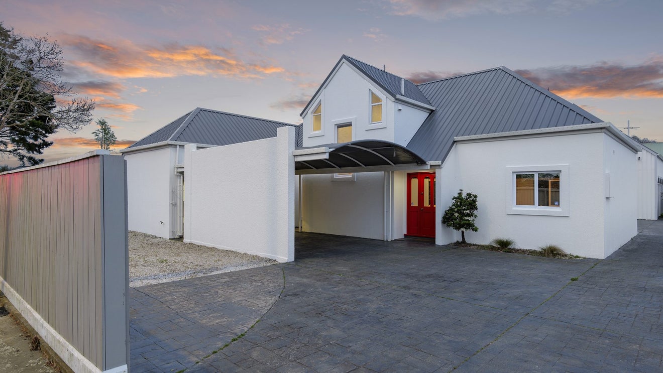 1/148 Memorial Avenue, Burnside, Christchurch - Carousel 1