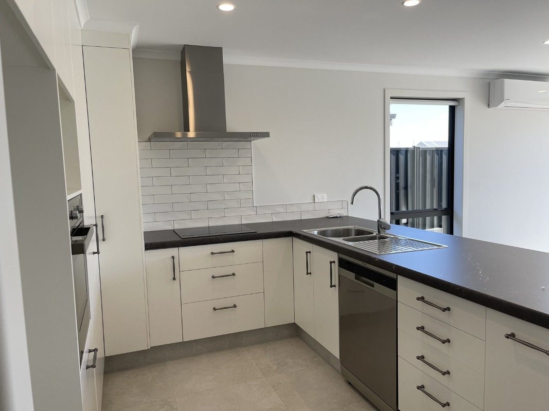 8 Flatiron Way, Papamoa - Carousel 2