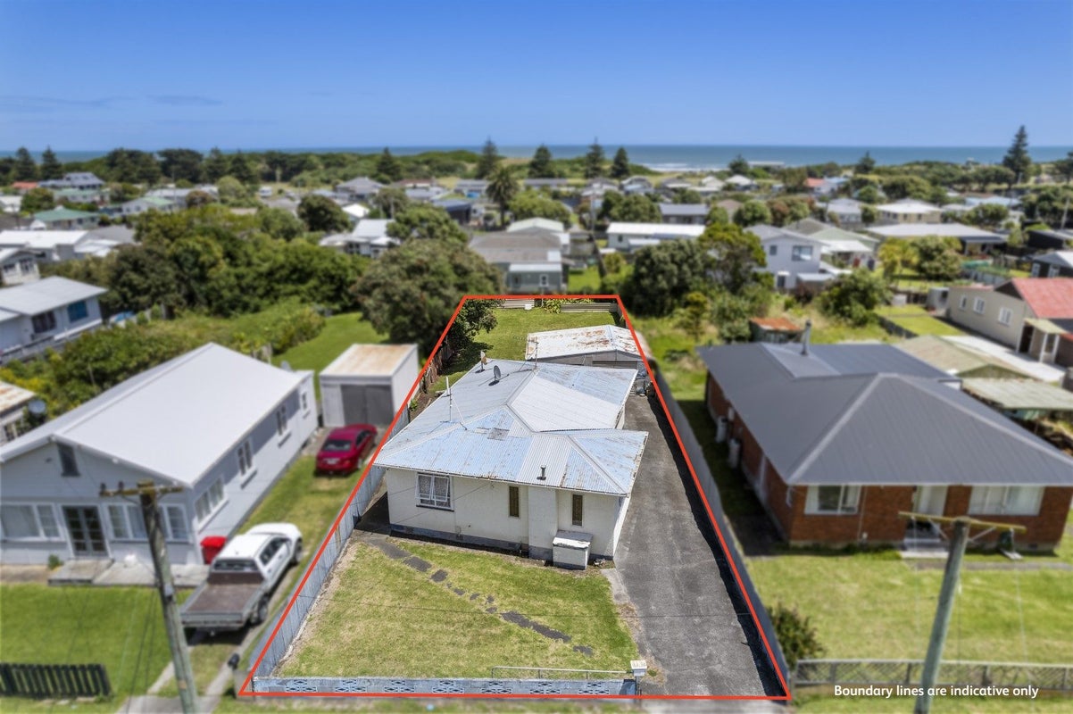13 Matai Street, Castlecliff, Whanganui - Carousel 2