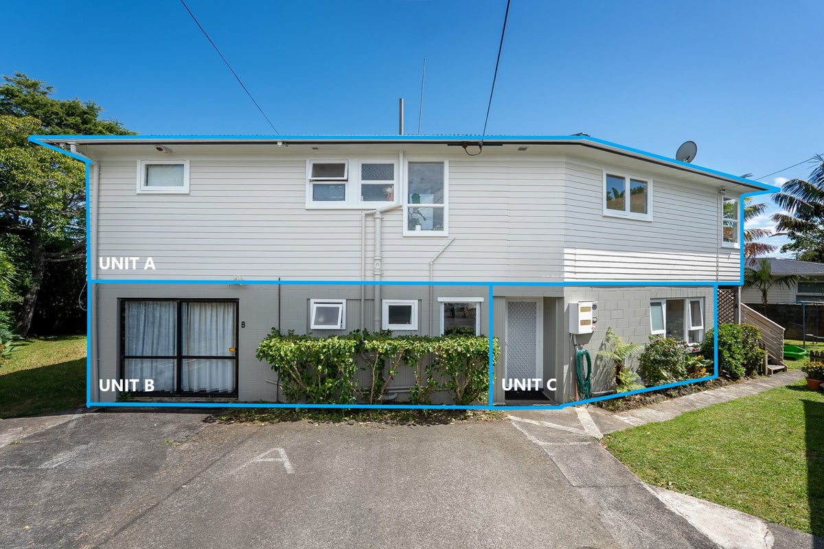 22 Tramway Road, Beach Haven, Auckland - Carousel 1