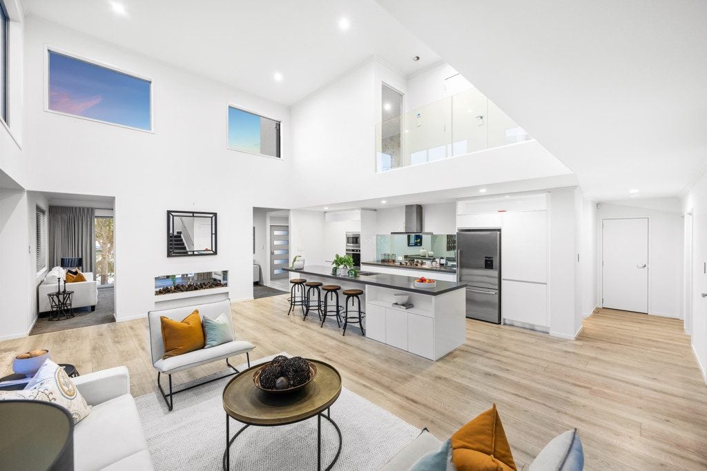 8 Tuatini Place, Long Bay, Auckland - Carousel 1
