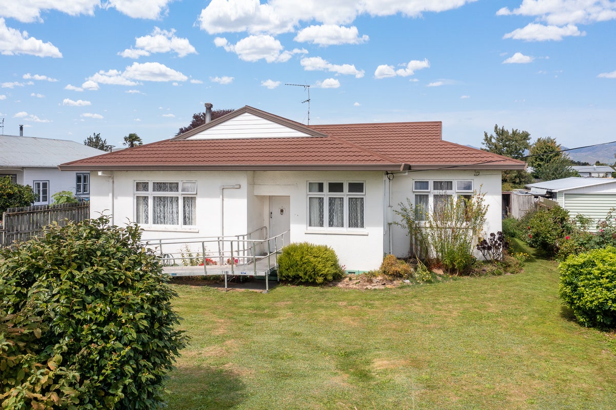 92 Budge Street, Riversdale, Blenheim - Carousel 1