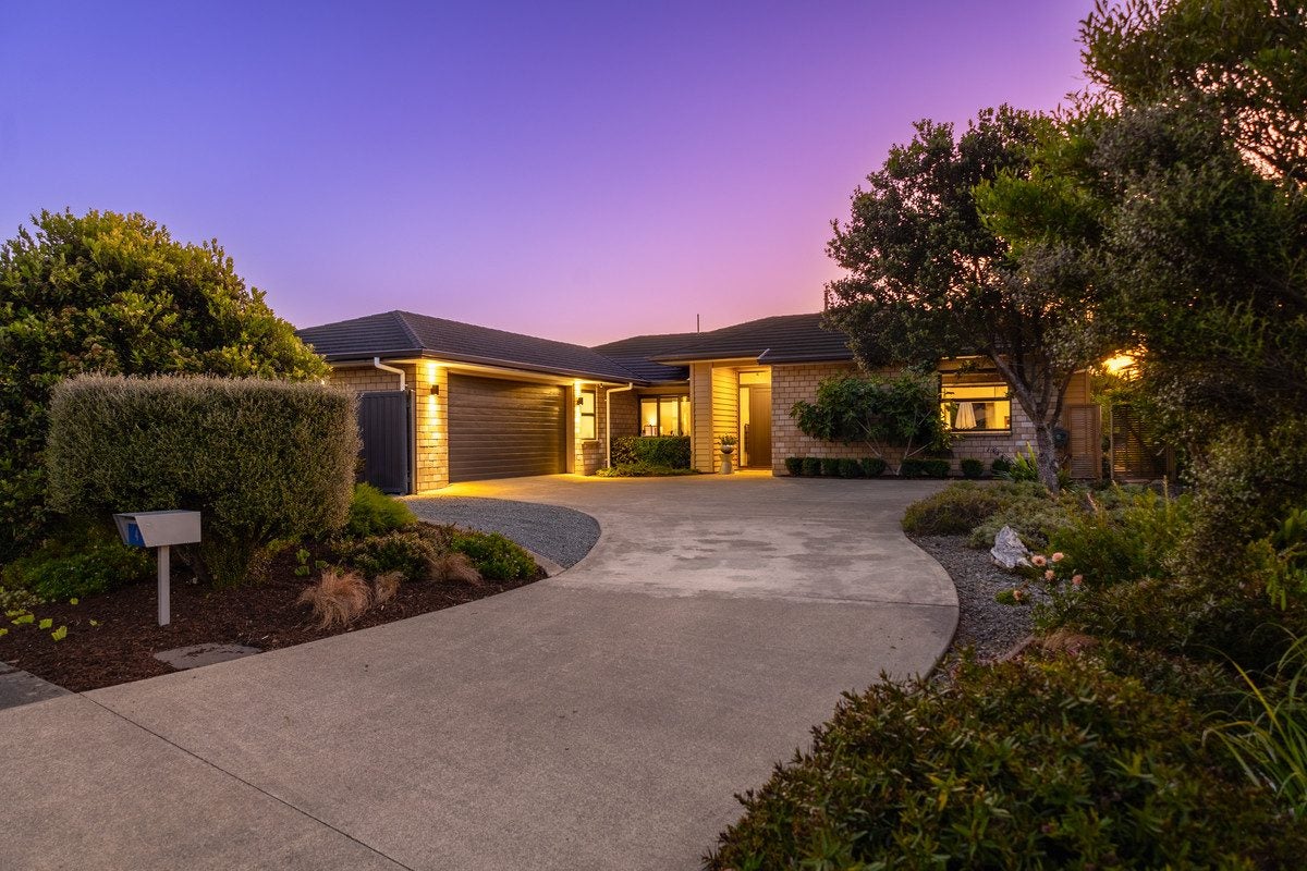 4 Pateke Way, Paraparaumu Beach, Paraparaumu - Carousel 1