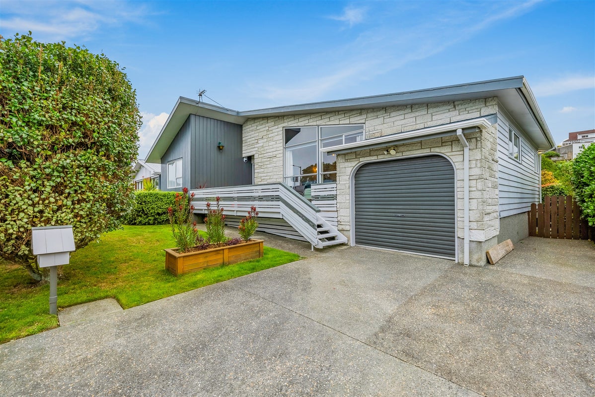 14 Eskdale Road, Papakowhai, Porirua - Carousel 1