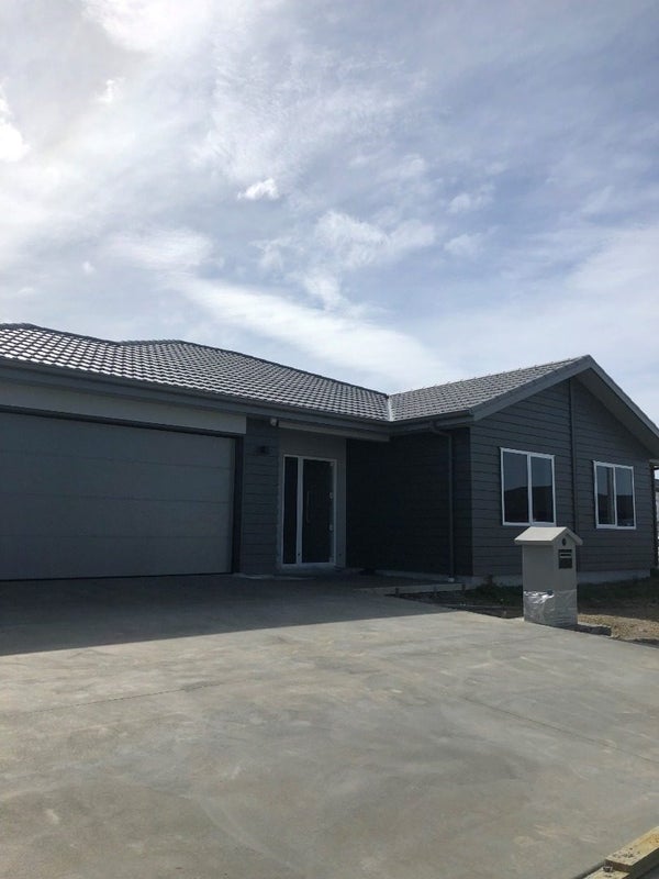 18 Rangataiki Place, Awatoto, Napier - Carousel 1