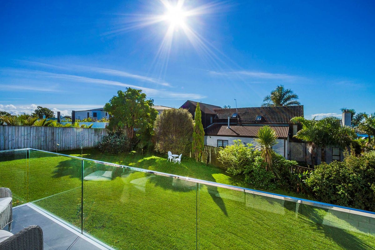 3/6 Brown Street, Hauraki, Auckland - Carousel 2