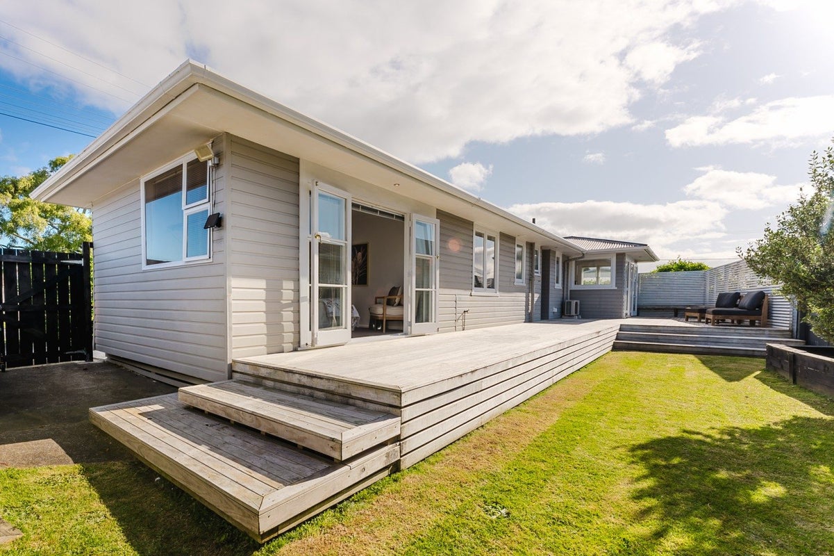 215 Mangorei Road, Merrilands, New Plymouth - Carousel 20