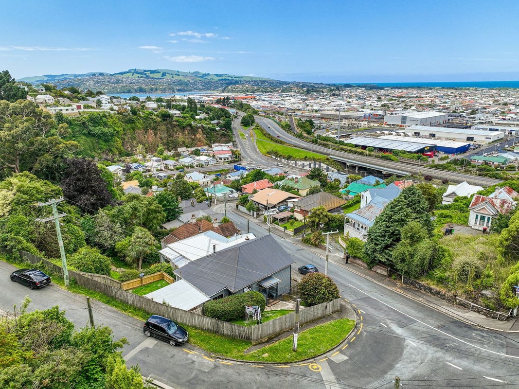 44 Leckhampton Court, Clyde Hill, Dunedin - Carousel 1