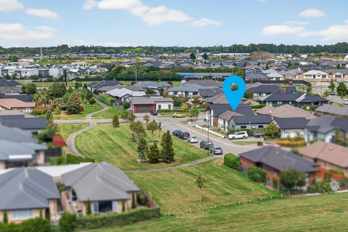 1 Vahsel Bay, WIGRAM, CHRISTCHURCH - Carousel 37