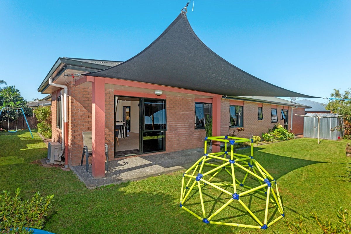 5 Westpark Place, Lytton West, Gisborne - Carousel 19