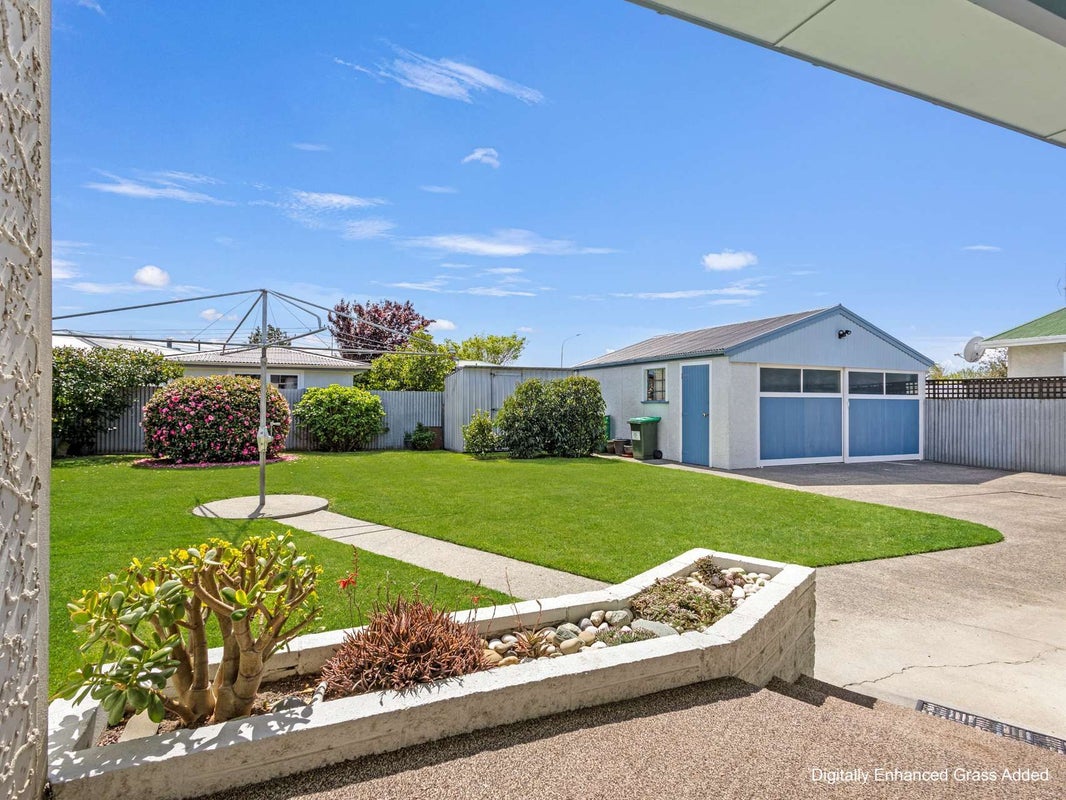 406 Frimley Place, Frimley, Hastings - Carousel 2