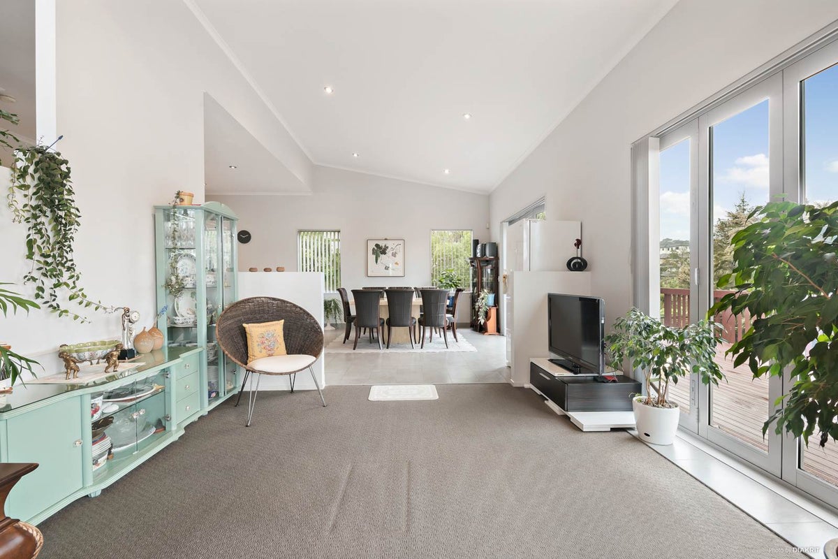 10 Ilam Lane, Fairview Heights, Auckland - Carousel 2