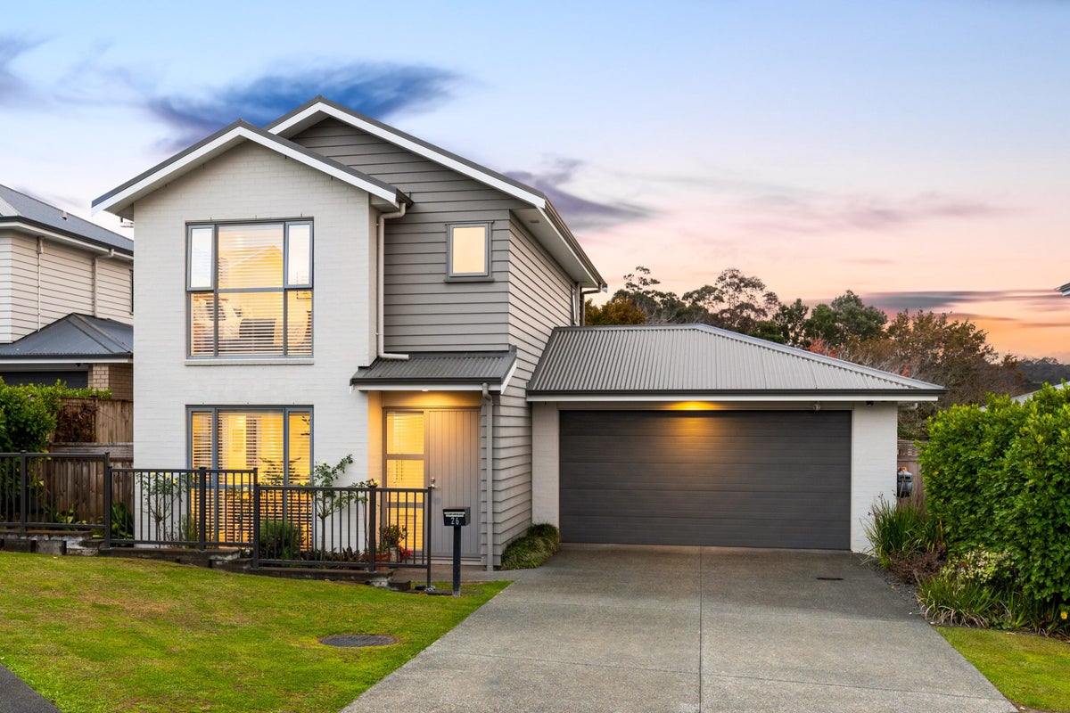 26 Arthur Rolfe Lane, Swanson, Auckland - Carousel 2