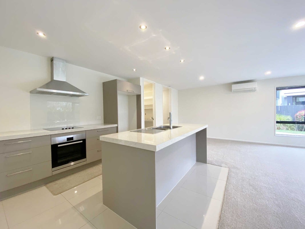 27 Euphrasie Drive, Aidanfield, Christchurch - Carousel 2