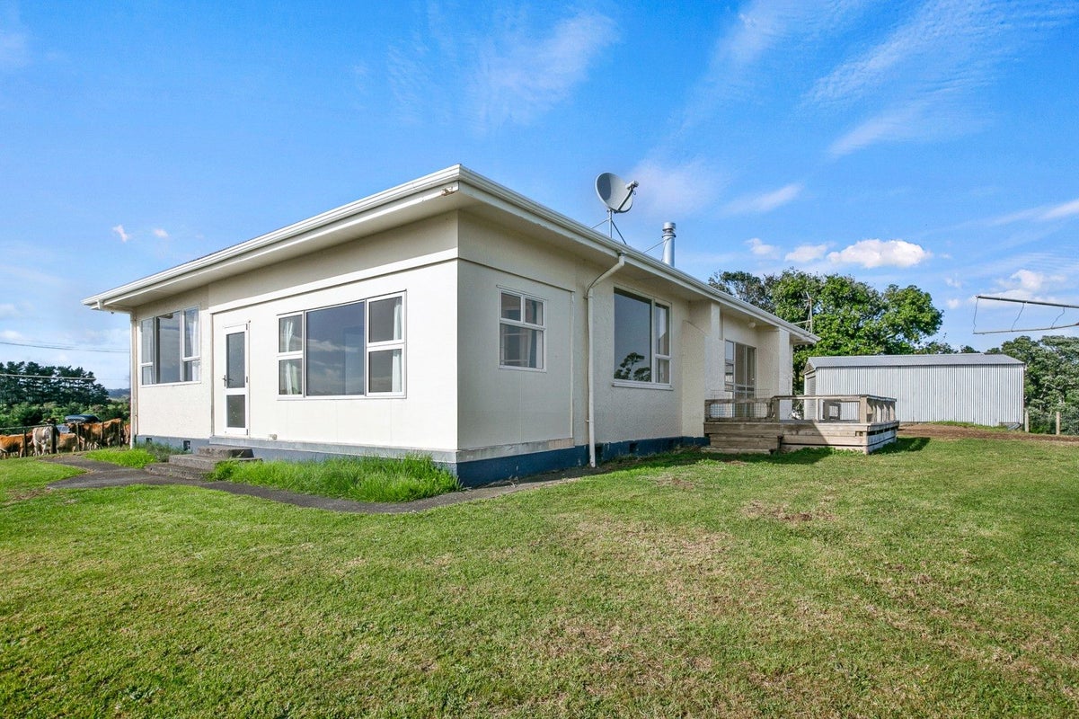 86 Hurford Road, Hurford, New Plymouth - Carousel 2