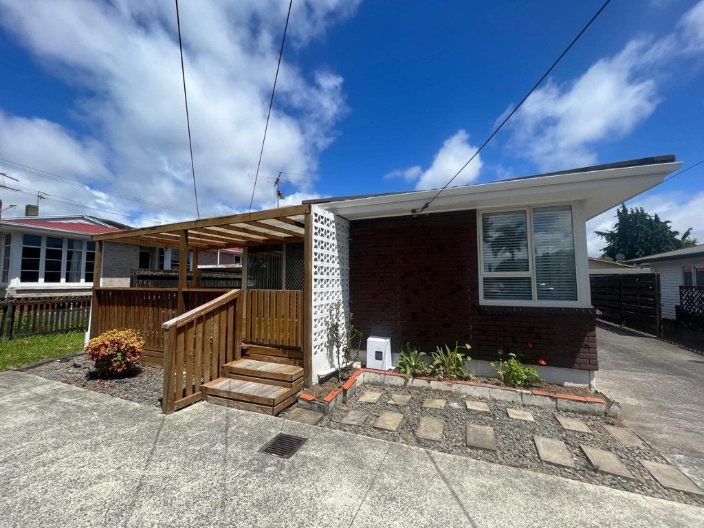25 Astley Avenue, New Lynn, Auckland - Carousel 2