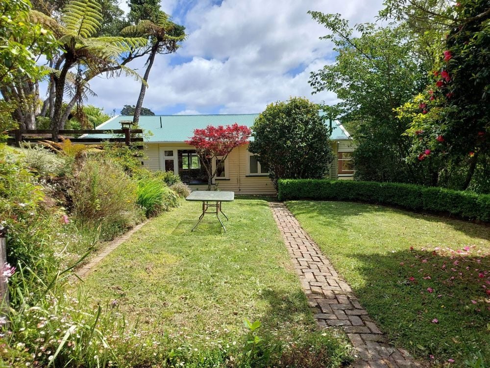 6 Highland Crescent, Wadestown, Wellington - Carousel 1