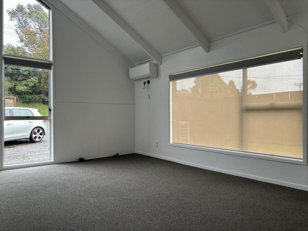 45 Seaview Road, Marfell, New Plymouth - Carousel 2