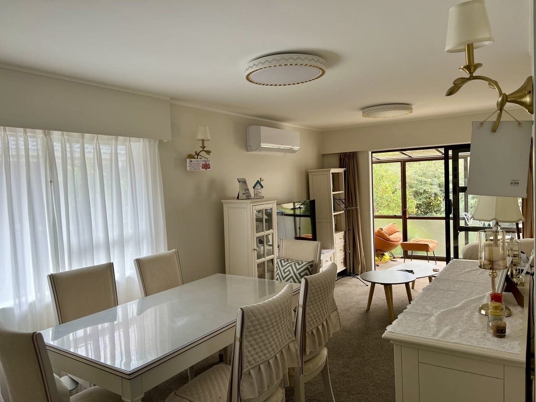 2/6 Loloma Drive, Half Moon Bay, Auckland - Carousel 2