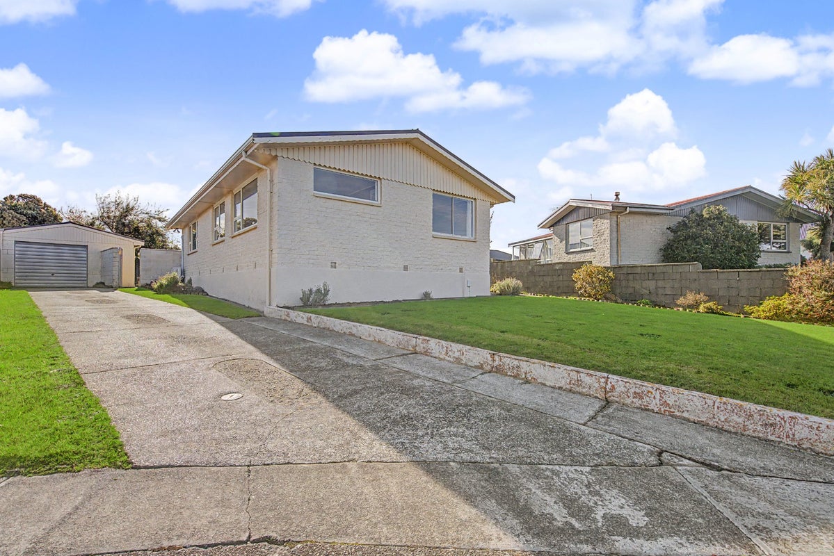 54 Arundel Crescent, Strathern, Invercargill - Carousel 1
