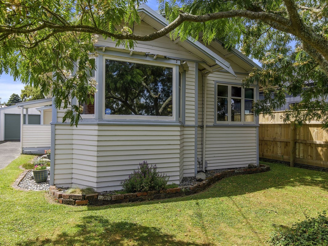 35 Murray Street, Wallaceville, Upper Hutt - Carousel 1