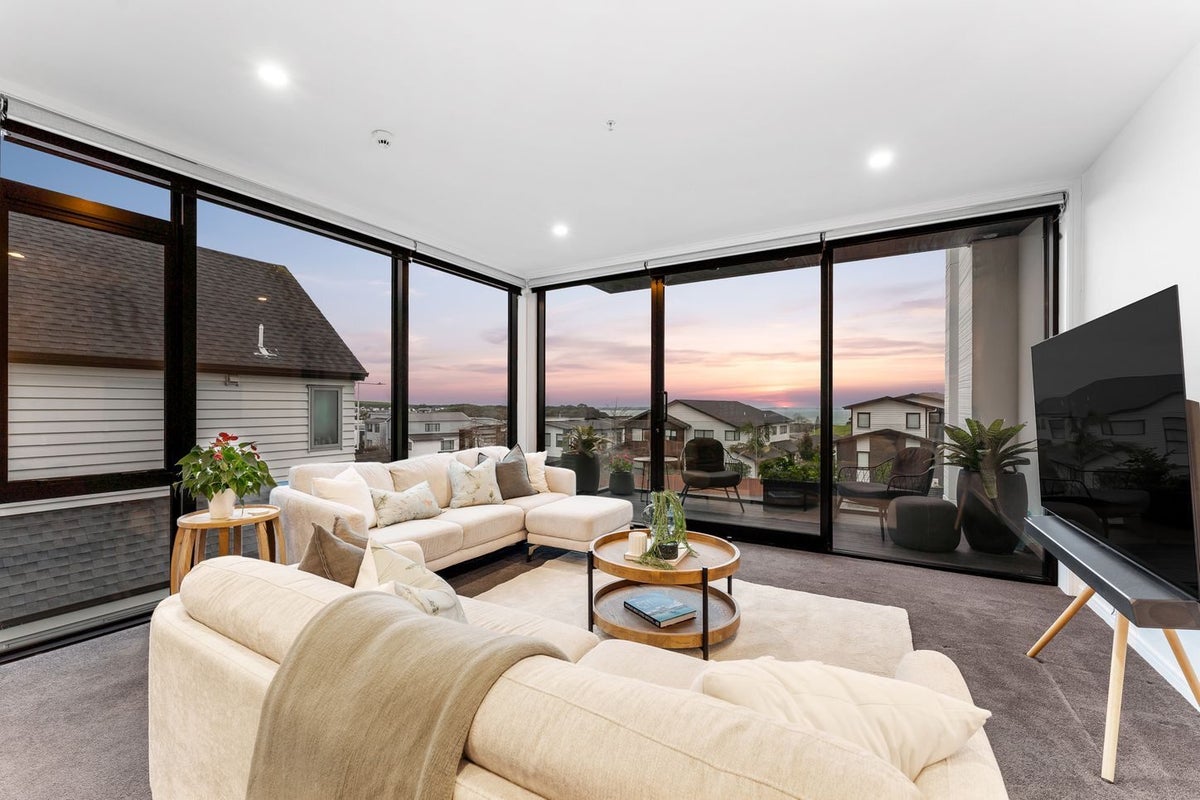201/64 Te Oneroa Way, Long Bay, Auckland - Carousel 1