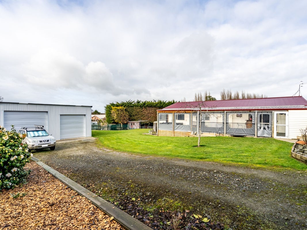 4 Alexander Place, Woodlands, Invercargill - Carousel 1
