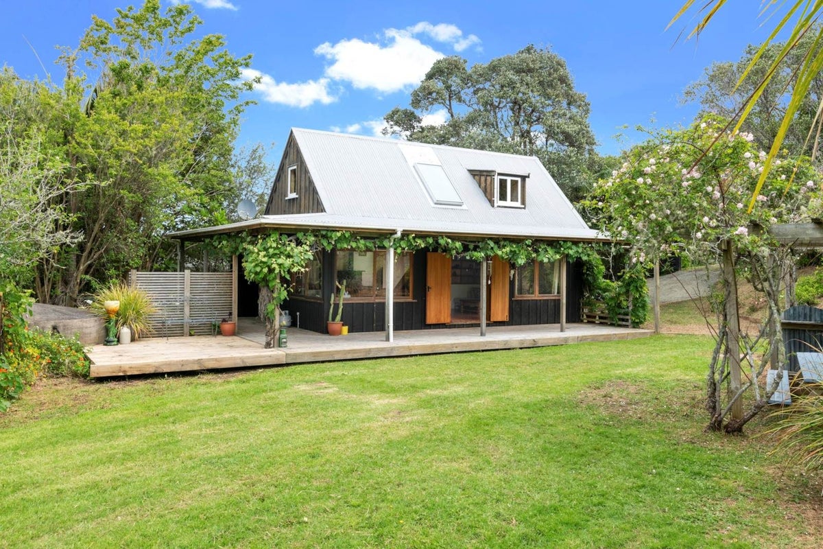 1 Young Street, Mahurangi East, Warkworth - Carousel 2