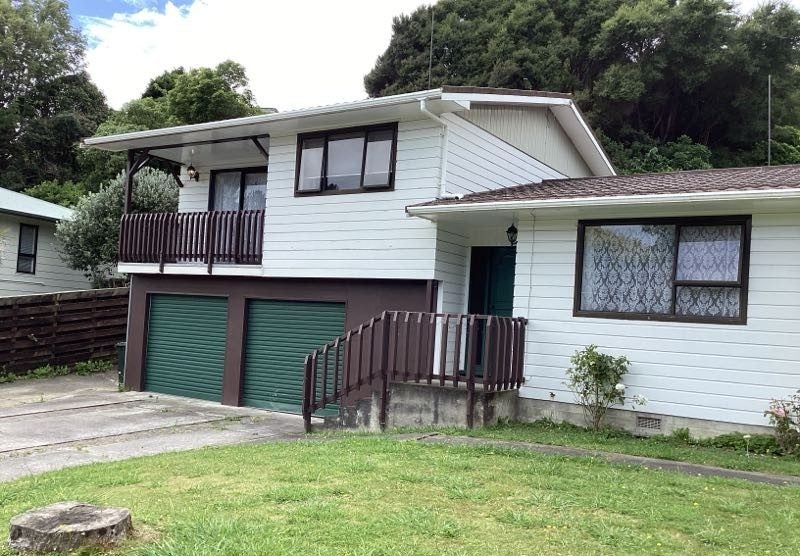 37 Postgate Drive, Whitby, Porirua - Carousel 1