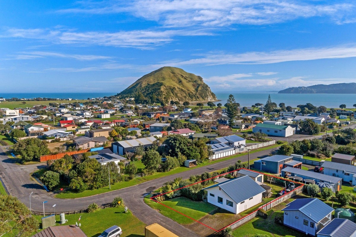 13 Ratau Street, Mahia, Wairoa, Hawke's Bay - Carousel 21