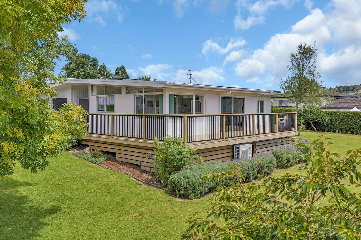 99 Fisher Terrace, Kamo, Whangarei - Carousel 17