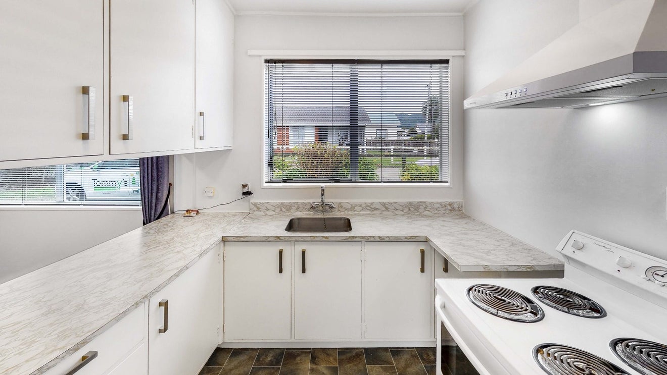 2/3 Buckley Street, Alicetown, Lower Hutt - Carousel 1