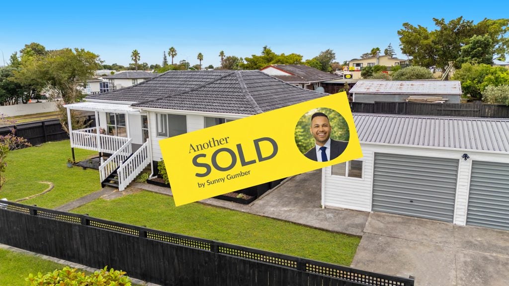 35 Sidey Avenue, Clover Park, Auckland - Carousel 1