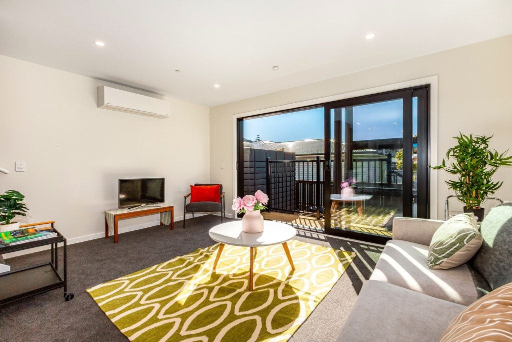 2/50D Beauchamp Street, Tawa, Wellington - Carousel 1
