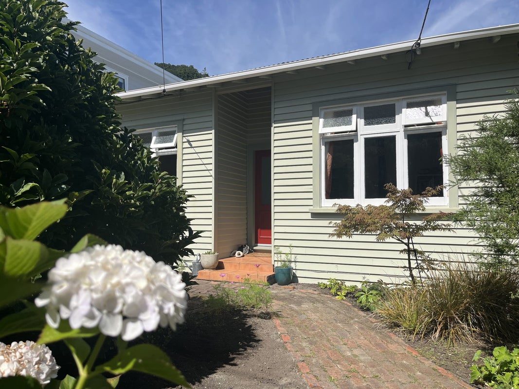 12 Matipo Street, Eastbourne, Lower Hutt - Carousel 1