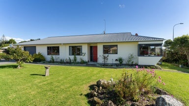 29 Karaka Street, Otaki Beach, Otaki - Carousel 1