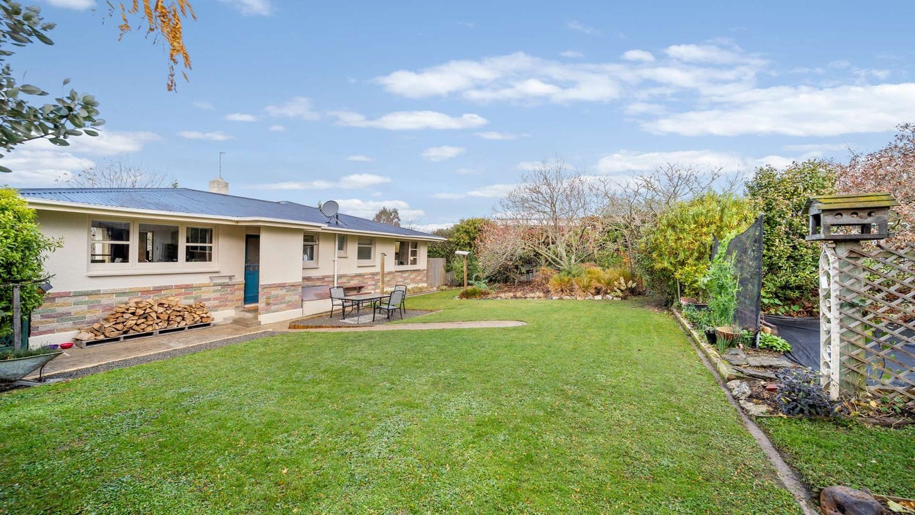 84 Weston Road, Waiareka Junction, Oamaru - Carousel 2