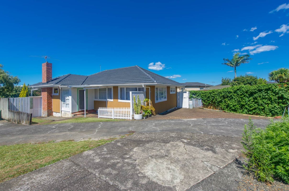 1/60 Elliot Street, Howick, Auckland - Carousel 1