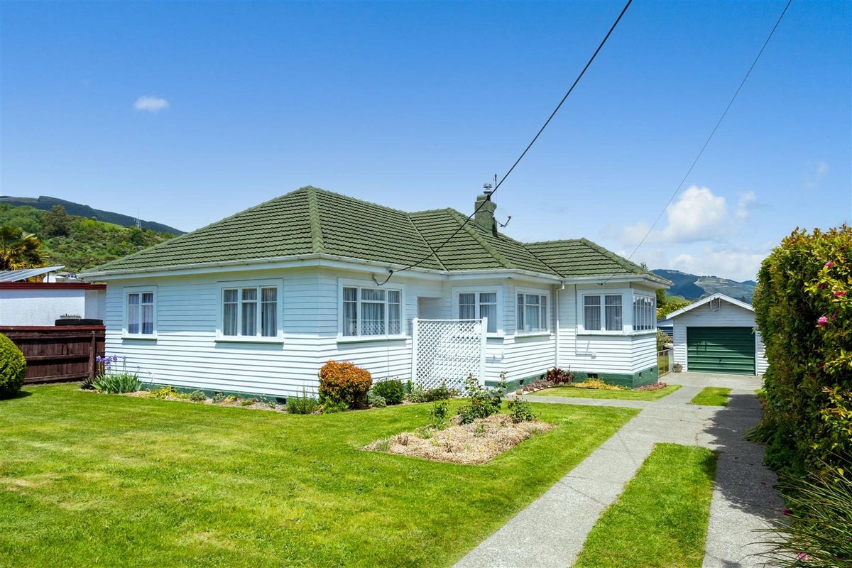 32 Ranui Road, Stoke, Nelson - Carousel 1