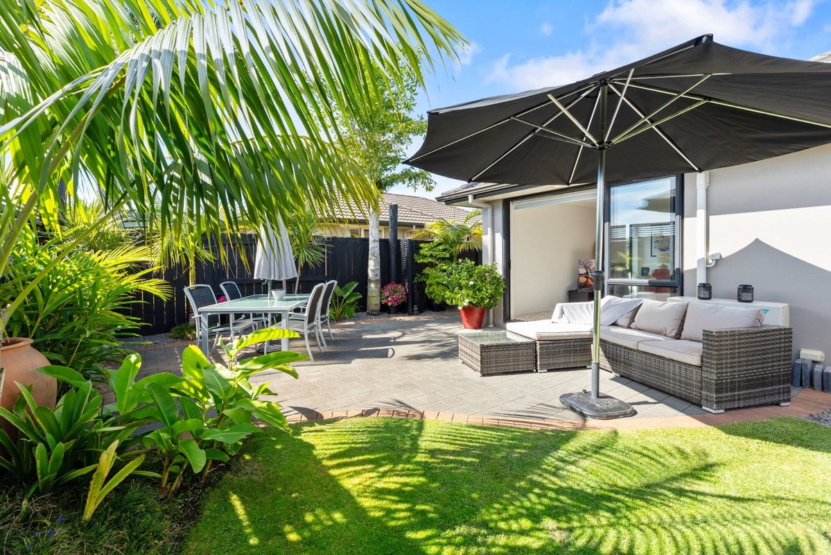 19 Beachmere Place, Papamoa Beach, Papamoa - Carousel 2