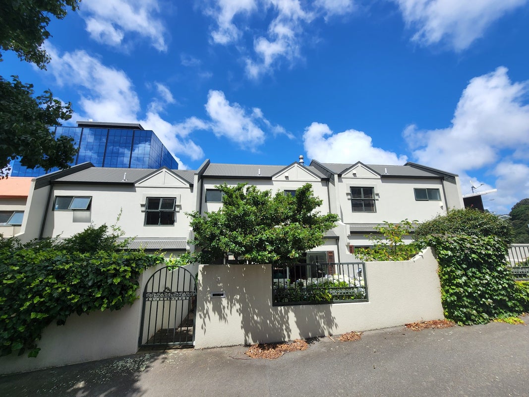11 Fernhill Place, Fernhill, Hastings - Carousel 1