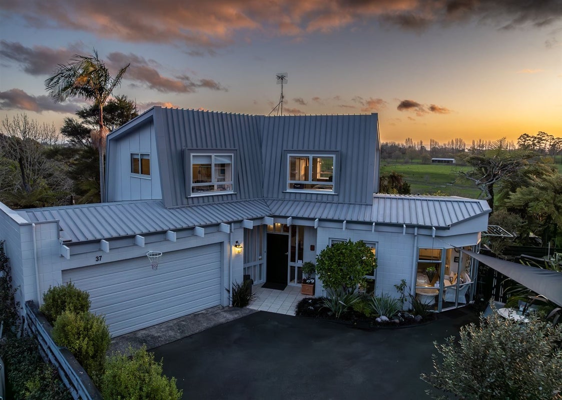 37 Balfour Crescent, Riverlea, Hamilton - Carousel 1