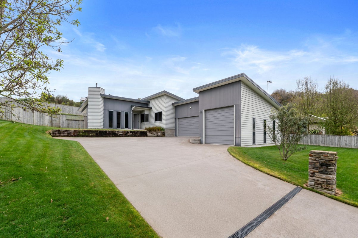 37 Pioneer Road, Ngongotaha, Rotorua - Carousel 1