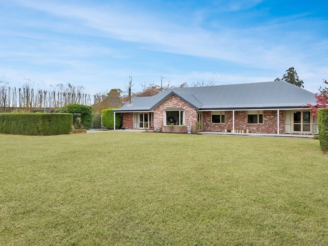 284 Hoskyns Road, Christchurch - Carousel 1