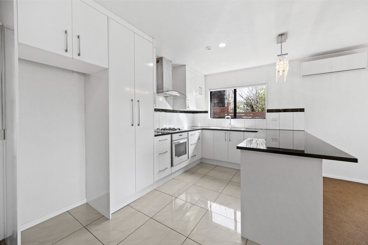 46A Kelman Road, Kelston, Auckland - Carousel 2