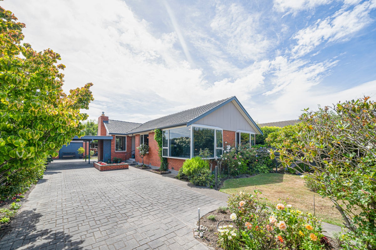 22 Fern Drive, Halswell, Christchurch - Carousel 1