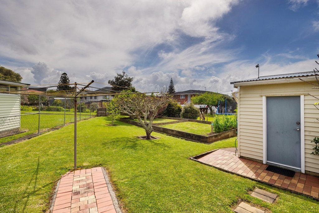 26 Cleland Crescent, Blockhouse Bay, Auckland - Carousel 2