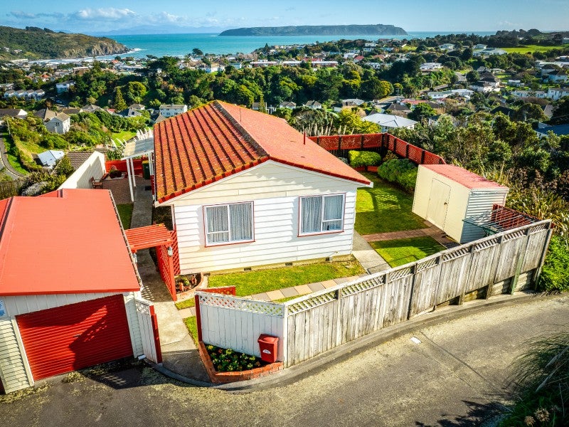 21B Rothwell Street, Titahi Bay, Porirua - Carousel 1